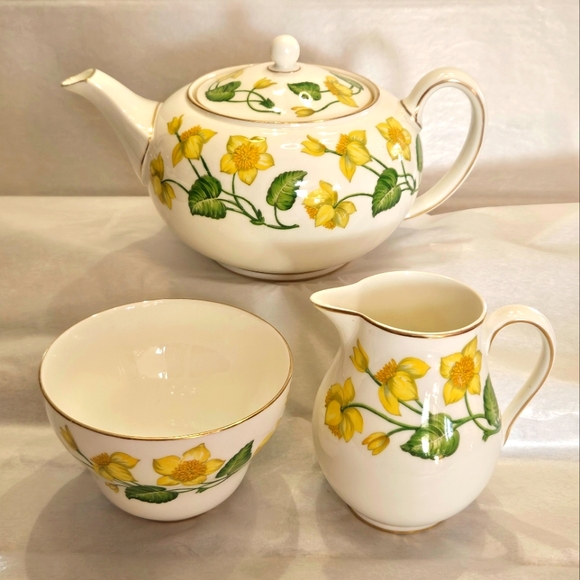 3 pc Wedgwood "King cup" pattern Teapot with Cream and Sugar. - Picture 2 of 15